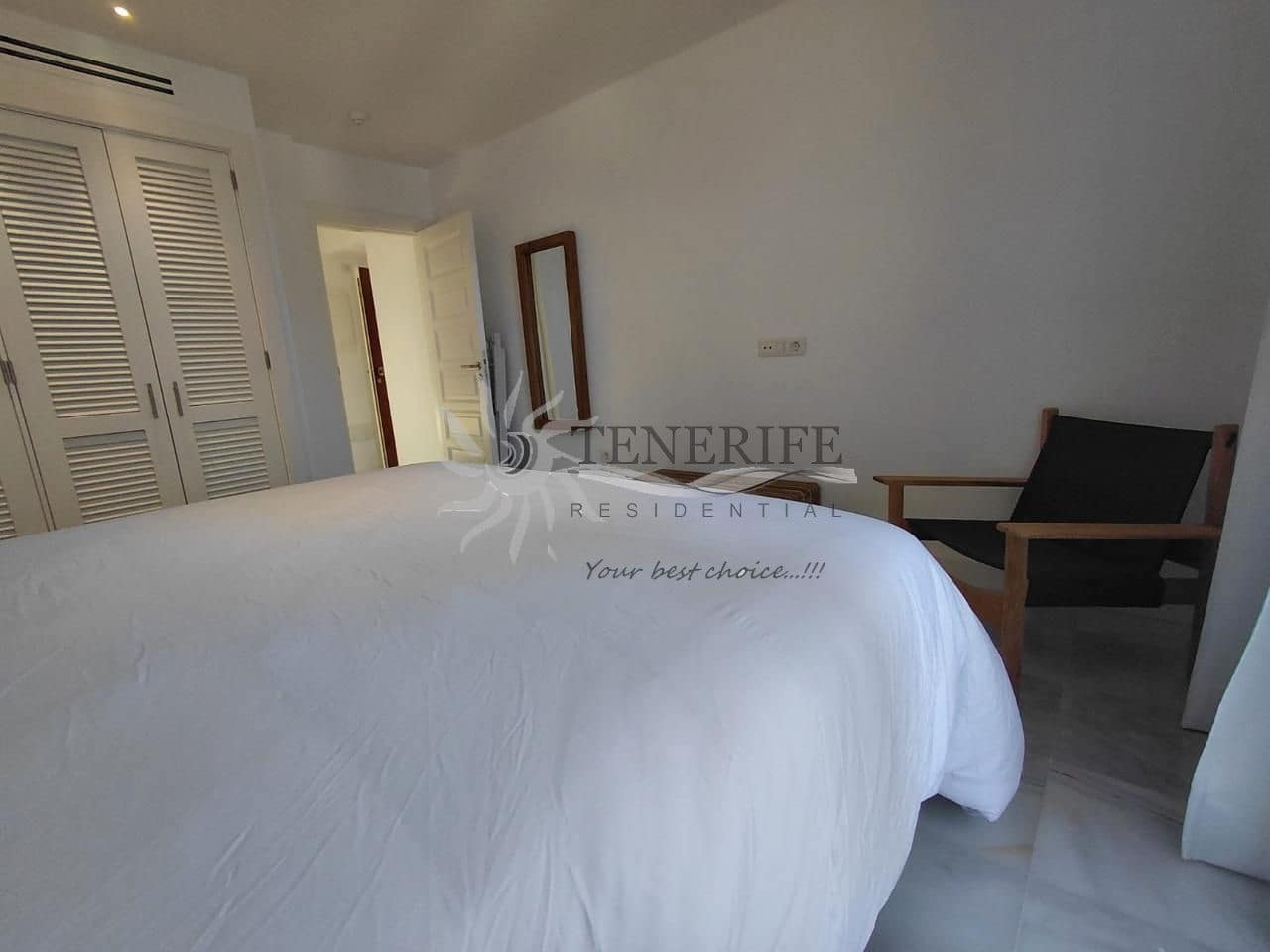 Piso de 2 habitaciones en Playa de las Americas en venta - 1.360.000 € (Ref: 9758185)