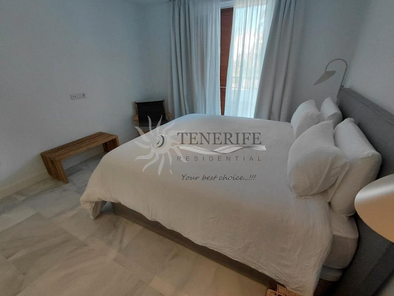 Piso de 2 habitaciones en Playa de las Americas en venta - 1.360.000 € (Ref: 9758185)