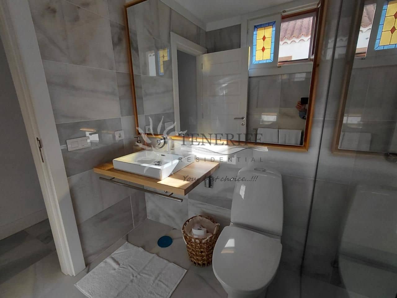 Piso de 2 habitaciones en Playa de las Americas en venta - 1.360.000 € (Ref: 9758185)