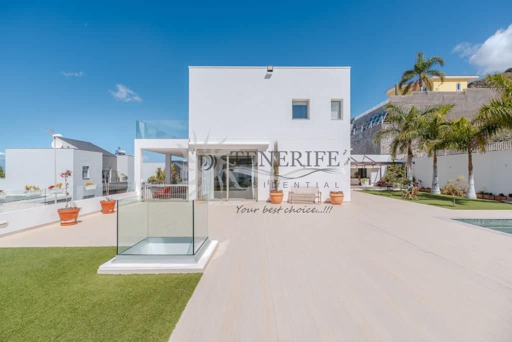 Chalet de 5 habitaciones en Costa Adeje en venta con piscina garaje - 2.100.000 € (Ref: 9788015)