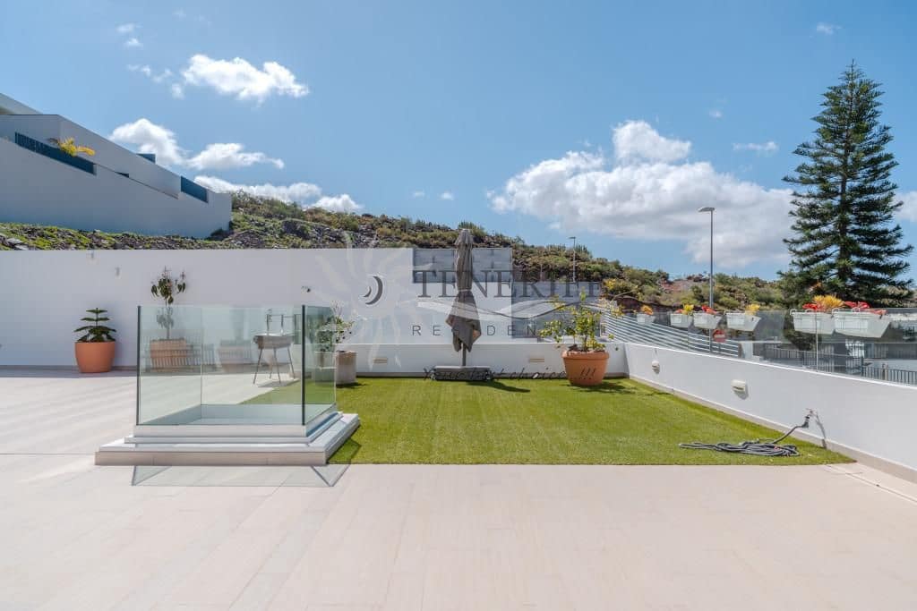 Chalet de 5 habitaciones en Costa Adeje en venta con piscina garaje - 2.100.000 € (Ref: 9788015)