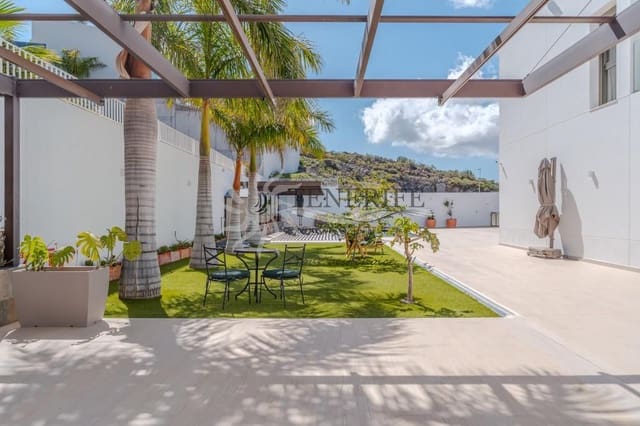 Chalet de 5 habitaciones en Torviscas Centro y Alto, Adeje en venta con piscina garaje - 2.100.000 € (Ref: 9788015)