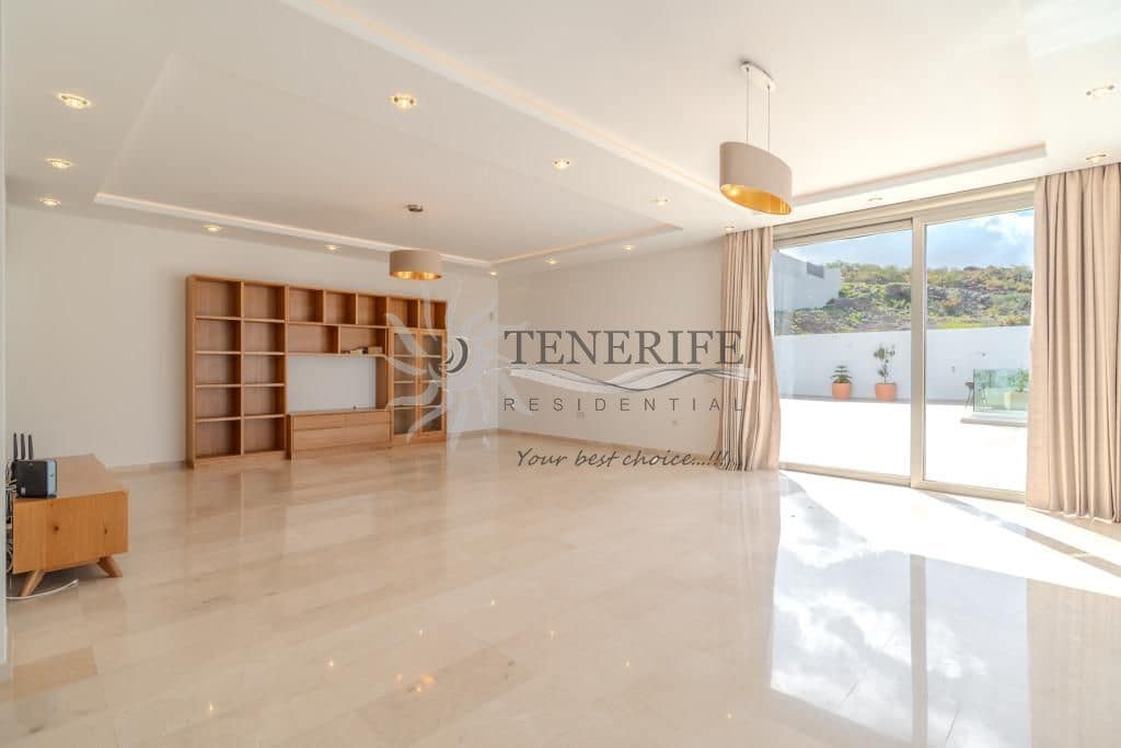 Chalet de 5 habitaciones en Costa Adeje en venta con piscina garaje - 2.100.000 € (Ref: 9788015)
