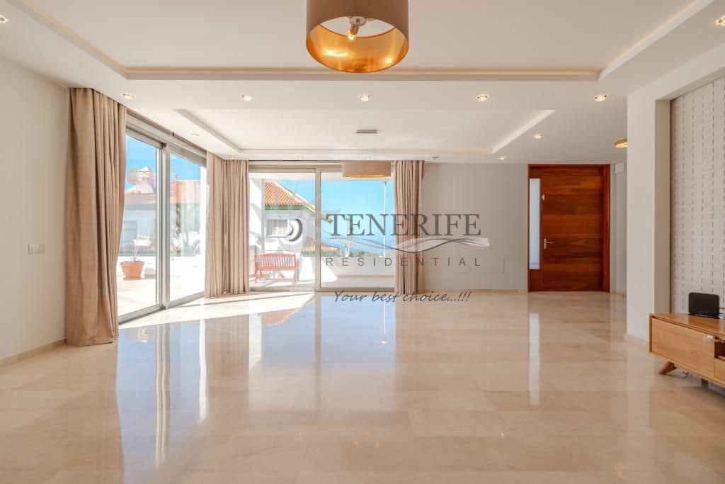 Chalet de 5 habitaciones en Costa Adeje en venta con piscina garaje - 2.100.000 € (Ref: 9788015)