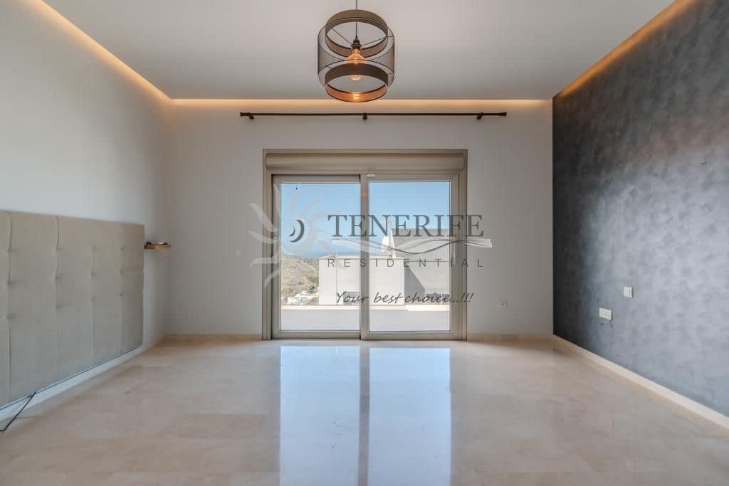 Chalet de 5 habitaciones en Costa Adeje en venta con piscina garaje - 2.100.000 € (Ref: 9788015)