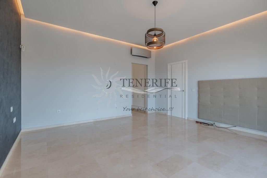 Chalet de 5 habitaciones en Costa Adeje en venta con piscina garaje - 2.100.000 € (Ref: 9788015)