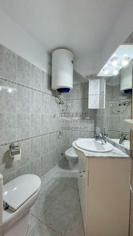 2 soverom Leilighet til salgs i Los Cristianos, Arona med garasje - € 650 000 (Ref: 9795105)