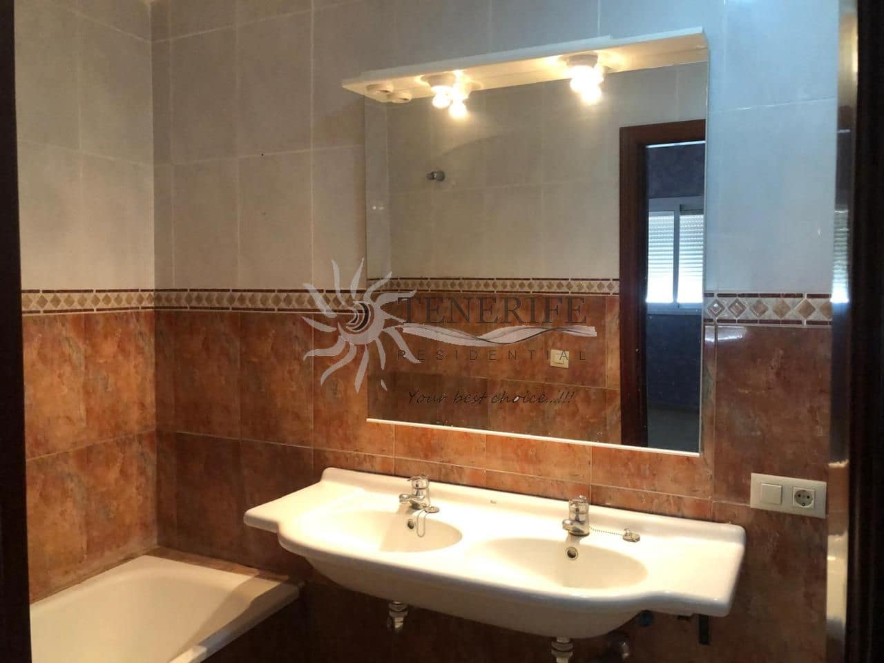 2 chambre Appartement à vendre à San Isidro de Abona avec garage - 215 250 € (Ref: 9798544)