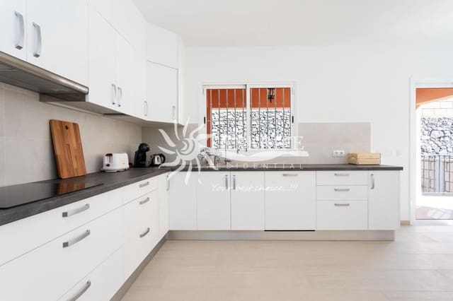 4 sypialnia Willa na sprzedaż w El Madroñal, Adeje z garażem - 1 390 000 € (Ref: 9807217)