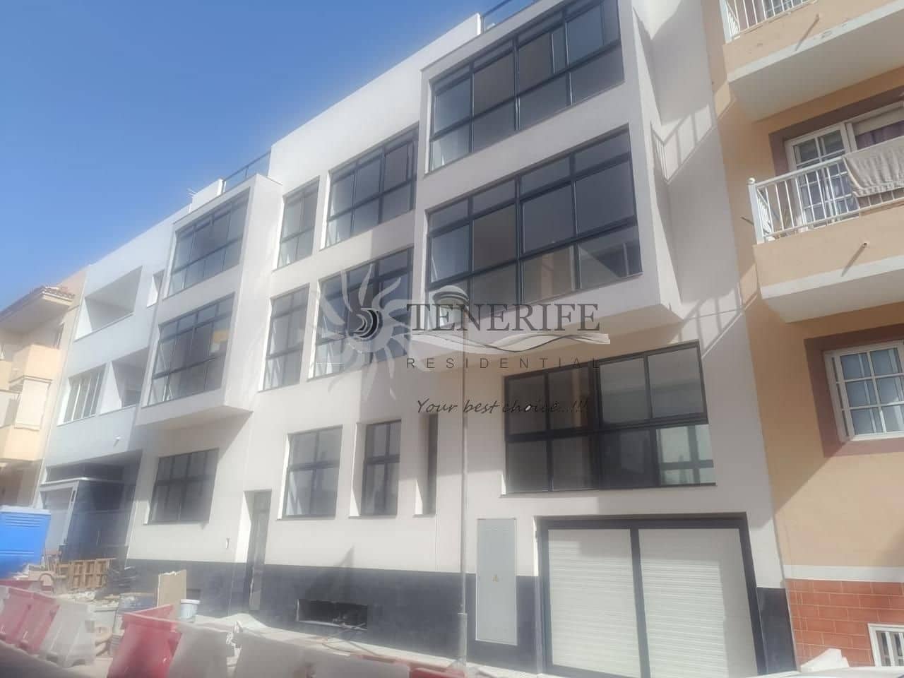 2 bedroom Flat for sale in Playa San Juan with garage - € 335,000 (Ref: 9807219)
