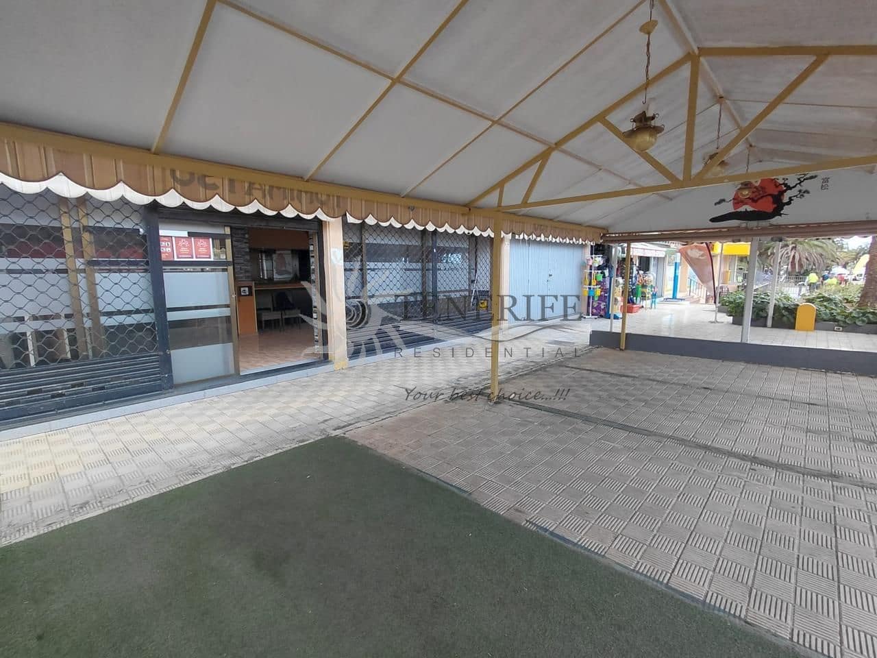1 bedroom Business for sale in Los Cristianos - € 400,000 (Ref: 9807222)