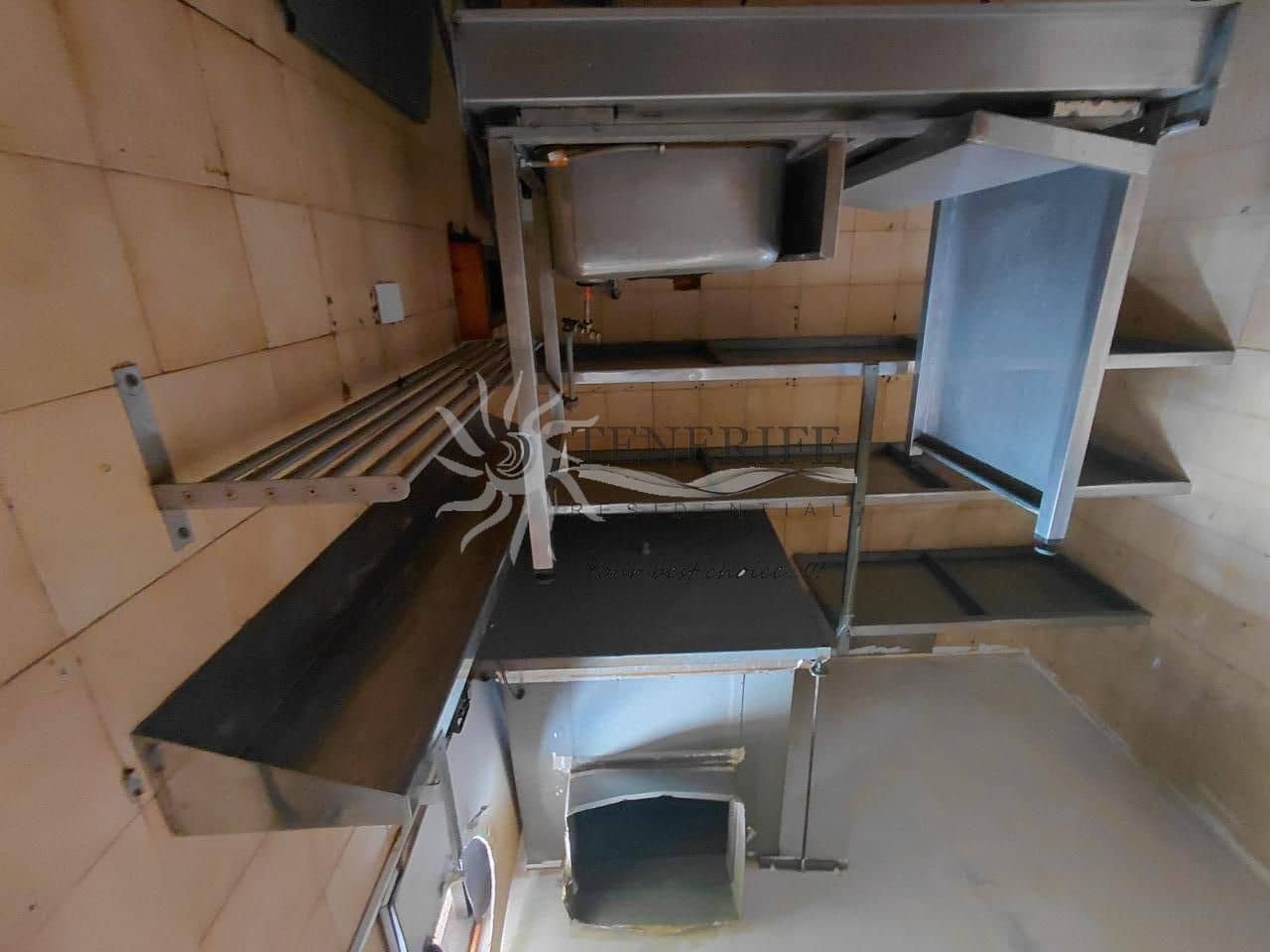 1 bedroom Business for sale in Los Cristianos - € 400,000 (Ref: 9807222)