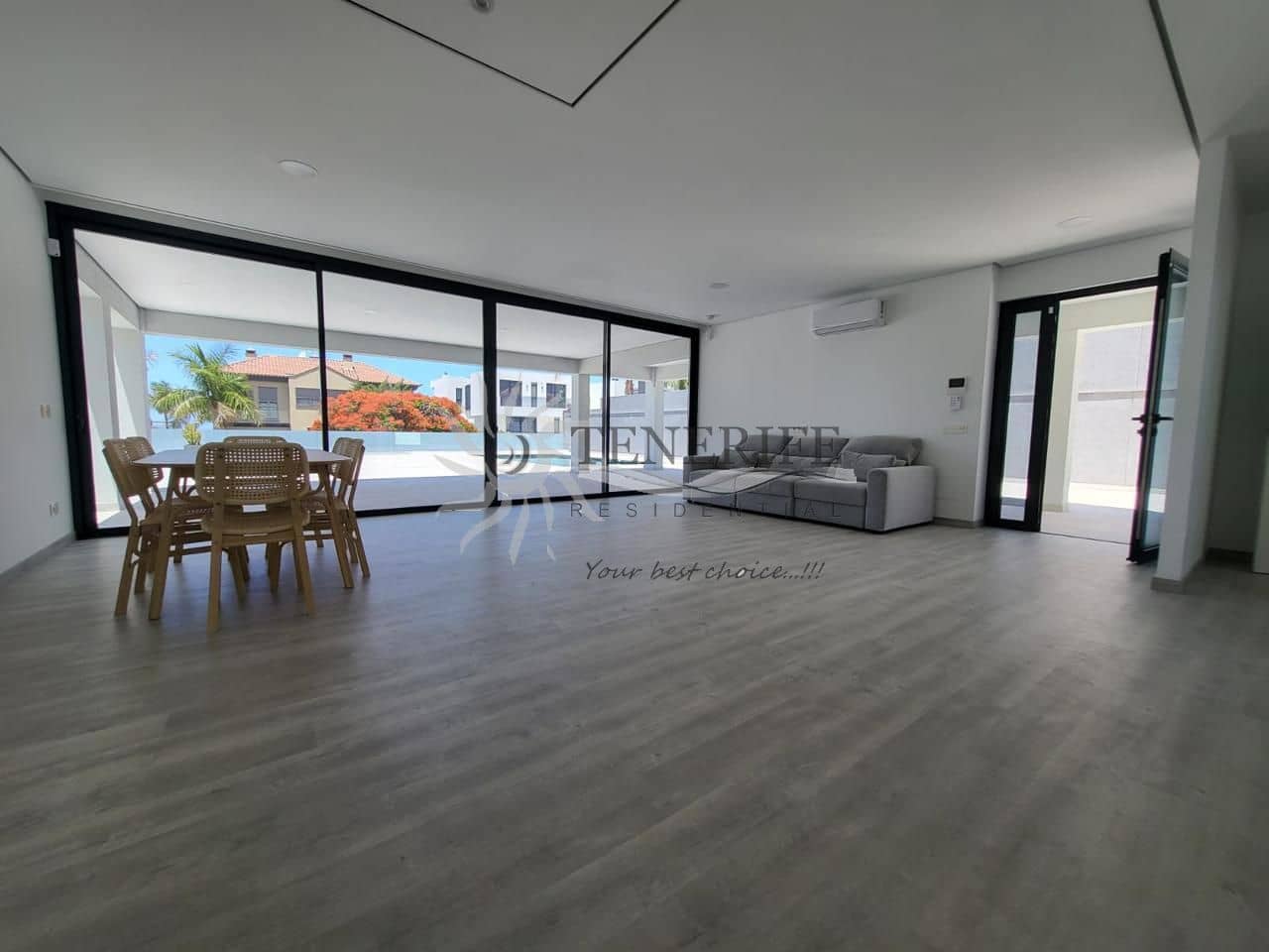 4 bedroom Villa for sale in Costa Adeje with pool garage - € 1,800,000 (Ref: 9807225)