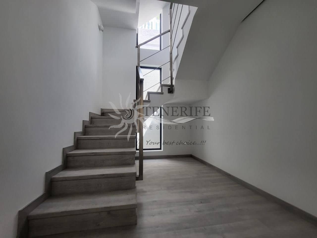 4 bedroom Villa for sale in Costa Adeje with pool garage - € 1,800,000 (Ref: 9807225)