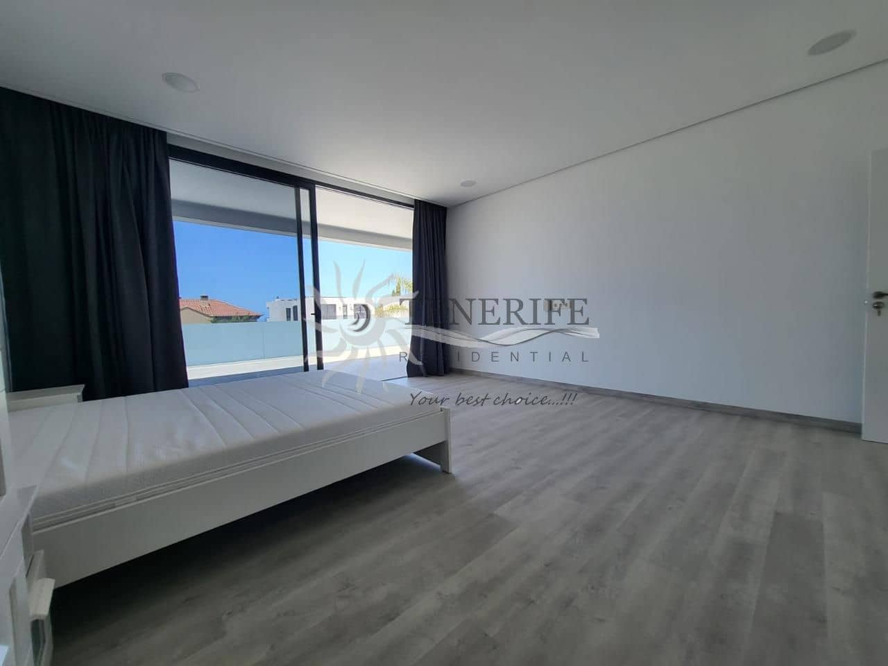 4 bedroom Villa for sale in Costa Adeje with pool garage - € 1,800,000 (Ref: 9807225)