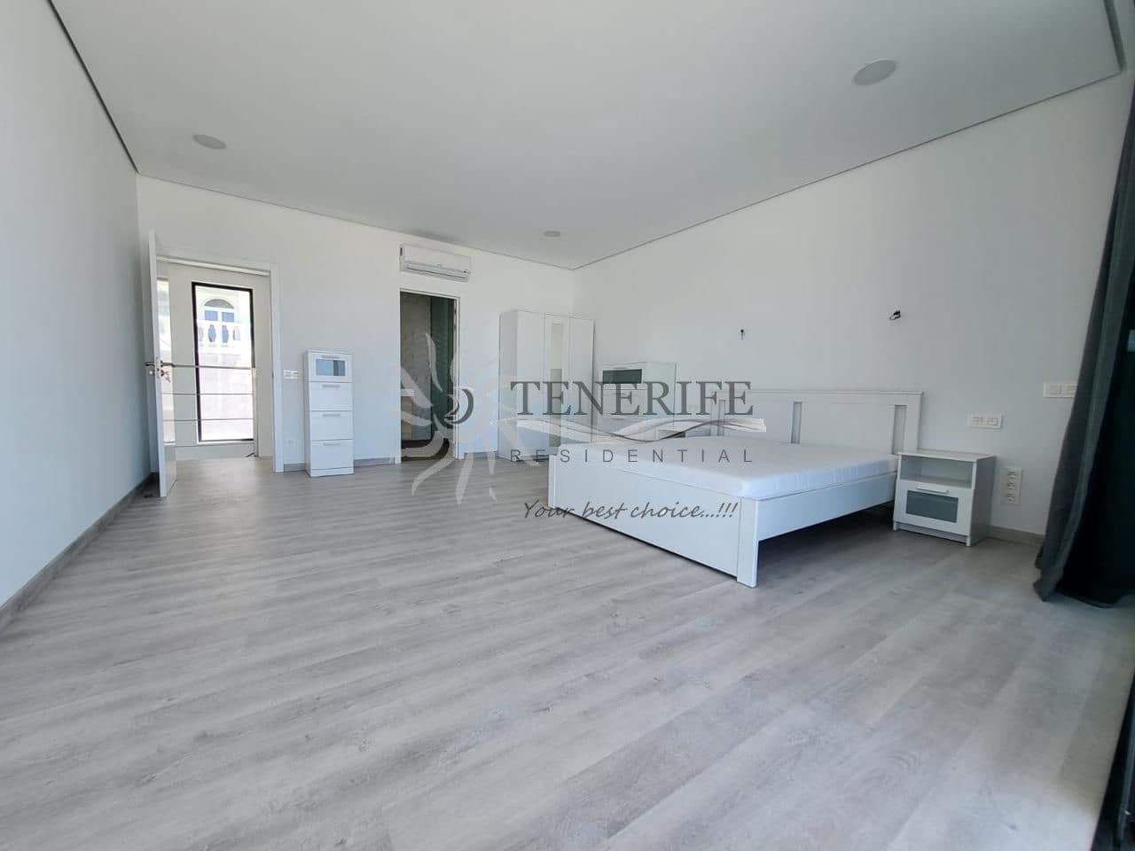 4 bedroom Villa for sale in Costa Adeje with pool garage - € 1,800,000 (Ref: 9807225)