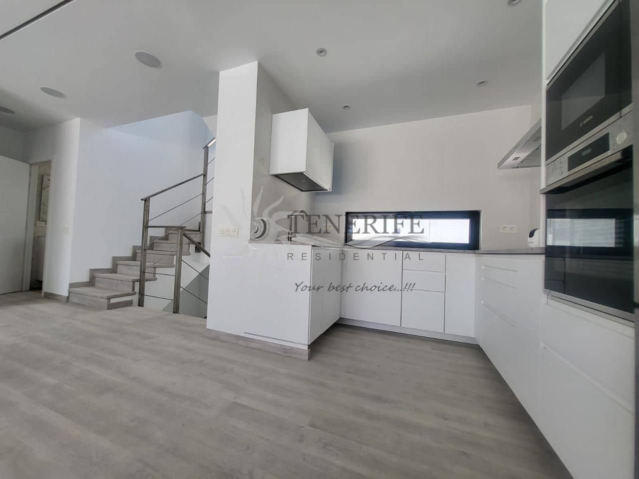 4 bedroom Villa for sale in Costa Adeje with pool garage - € 1,800,000 (Ref: 9807225)