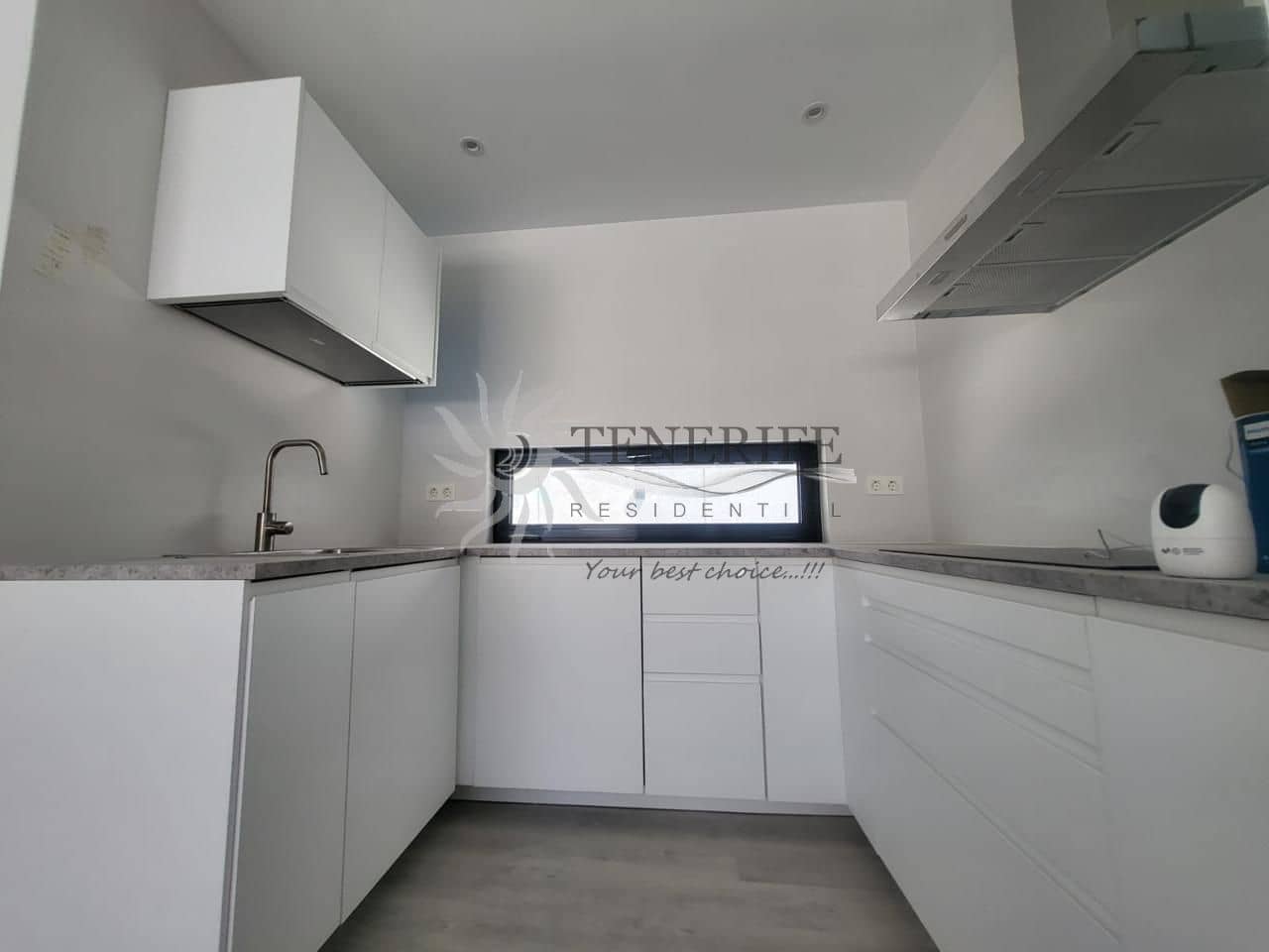 4 bedroom Villa for sale in Costa Adeje with pool garage - € 1,800,000 (Ref: 9807225)