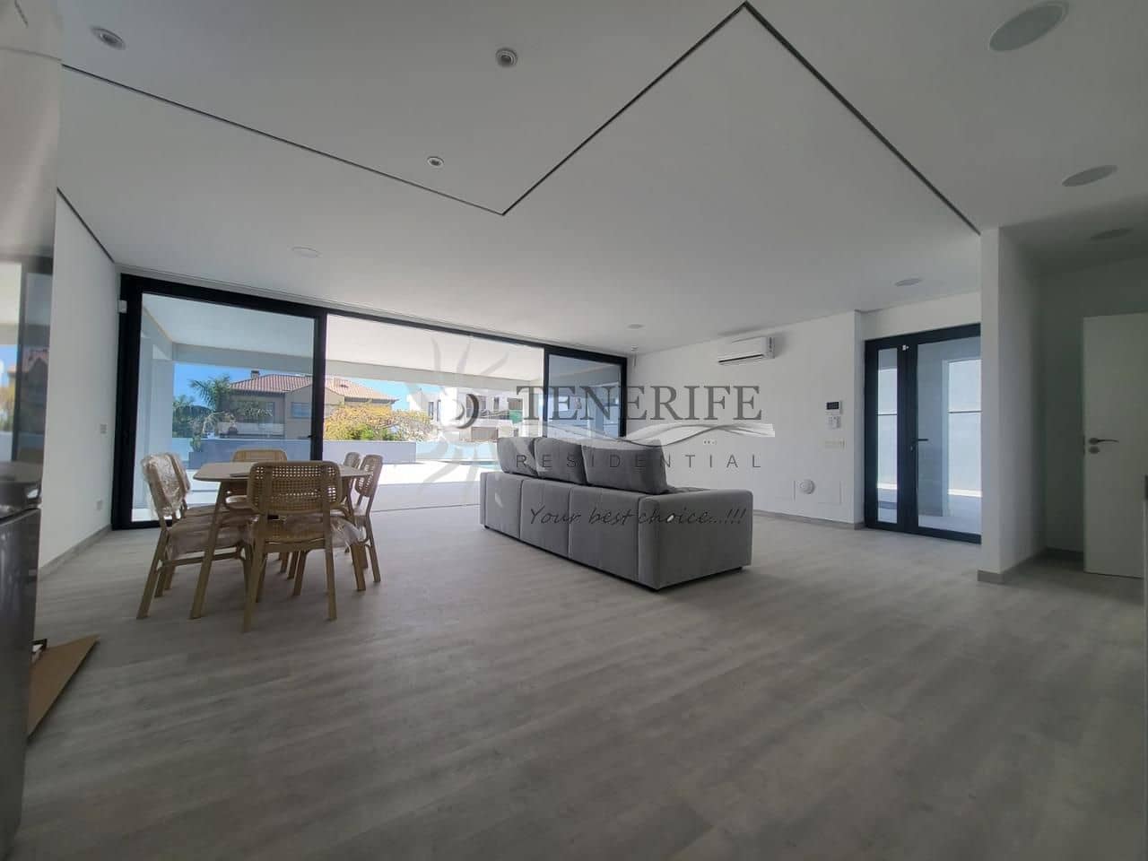 4 bedroom Villa for sale in Costa Adeje with pool garage - € 1,800,000 (Ref: 9807225)