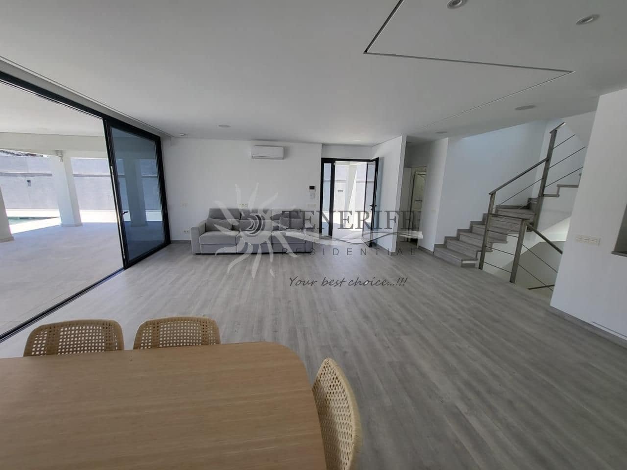 4 bedroom Villa for sale in Costa Adeje with pool garage - € 1,800,000 (Ref: 9807225)