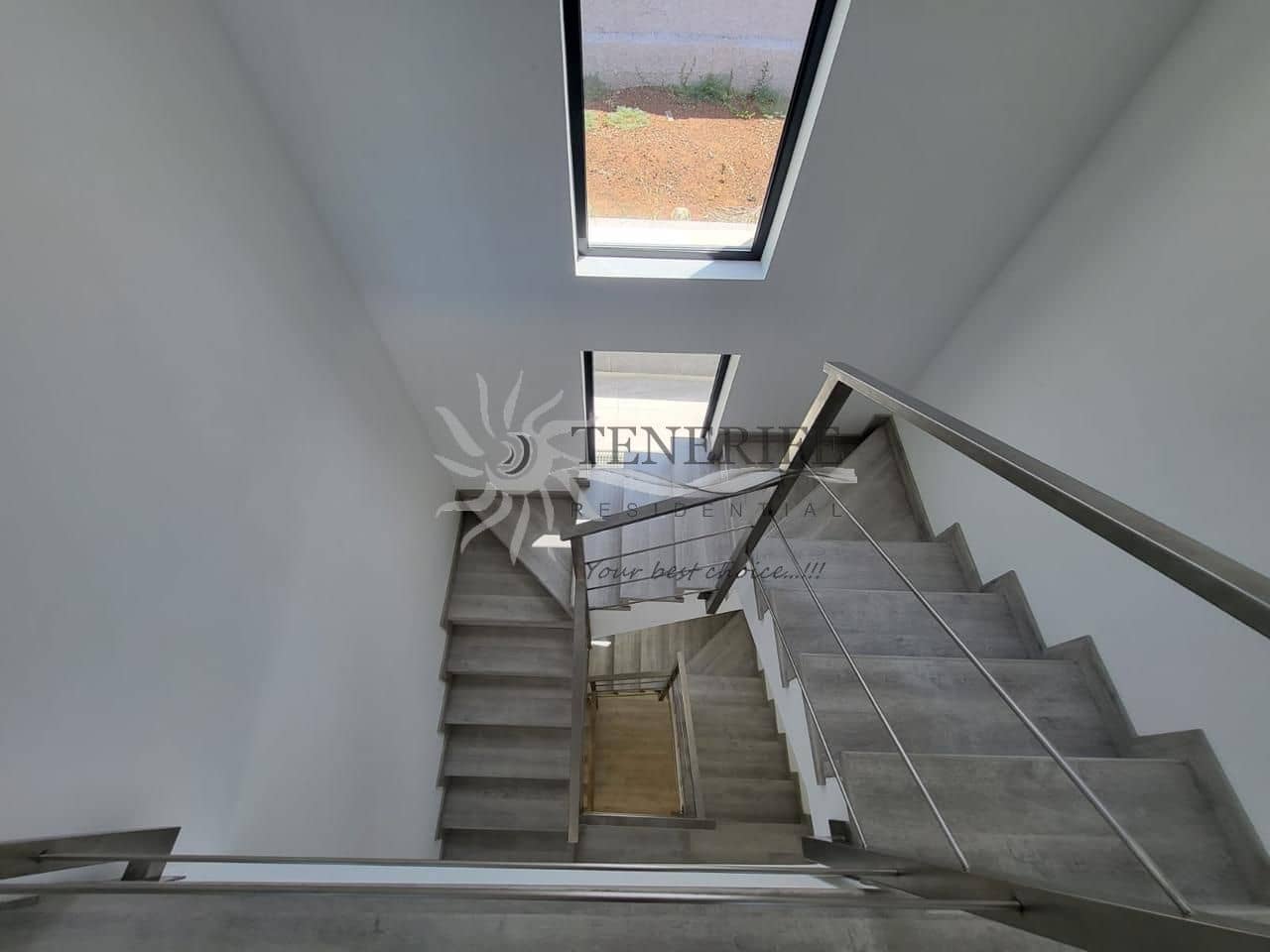 4 bedroom Villa for sale in Costa Adeje with pool garage - € 1,800,000 (Ref: 9807225)