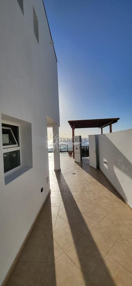 3 slaapkamer Villa te koop in Costa Adeje met zwembad garage - € 850.000 (Ref: 9807228)