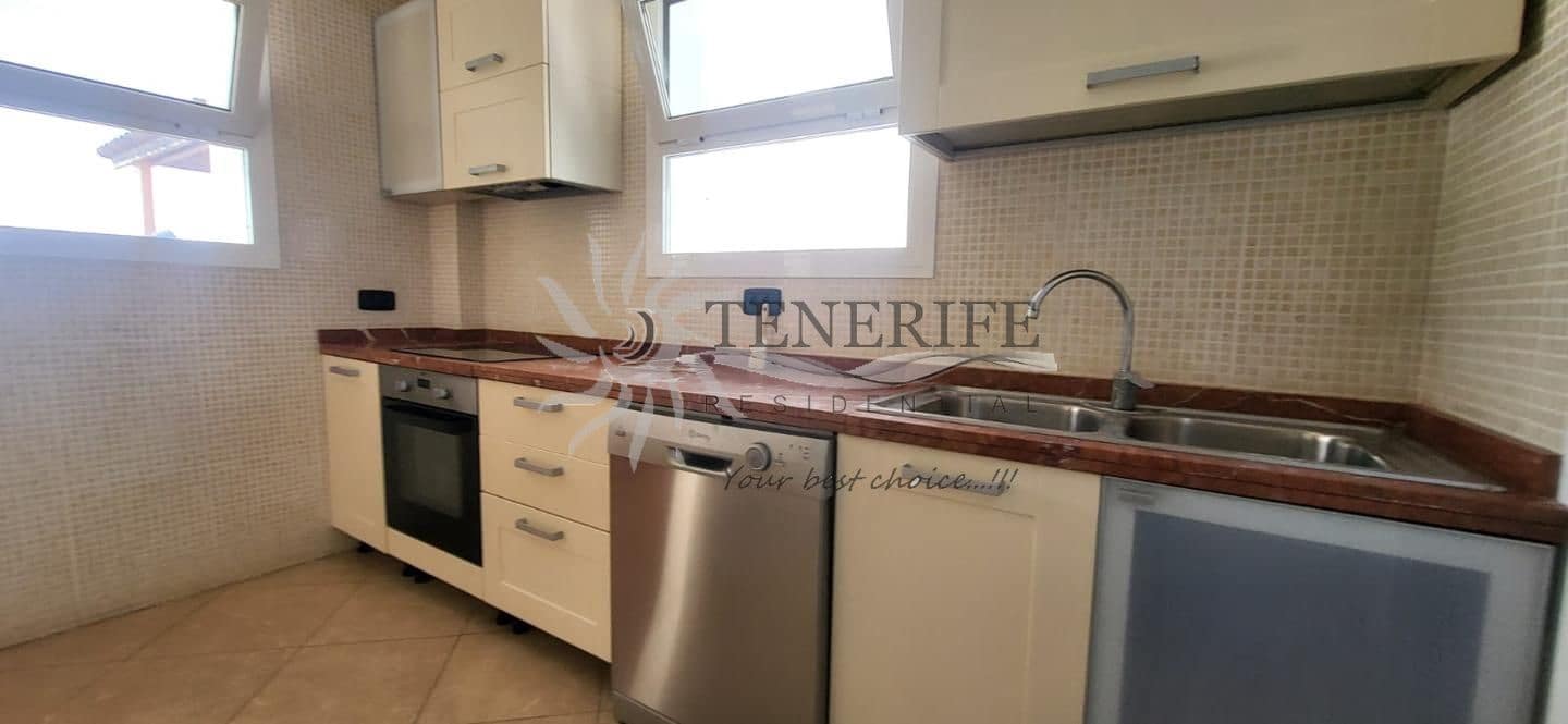 3 slaapkamer Villa te koop in Costa Adeje met zwembad garage - € 850.000 (Ref: 9807228)