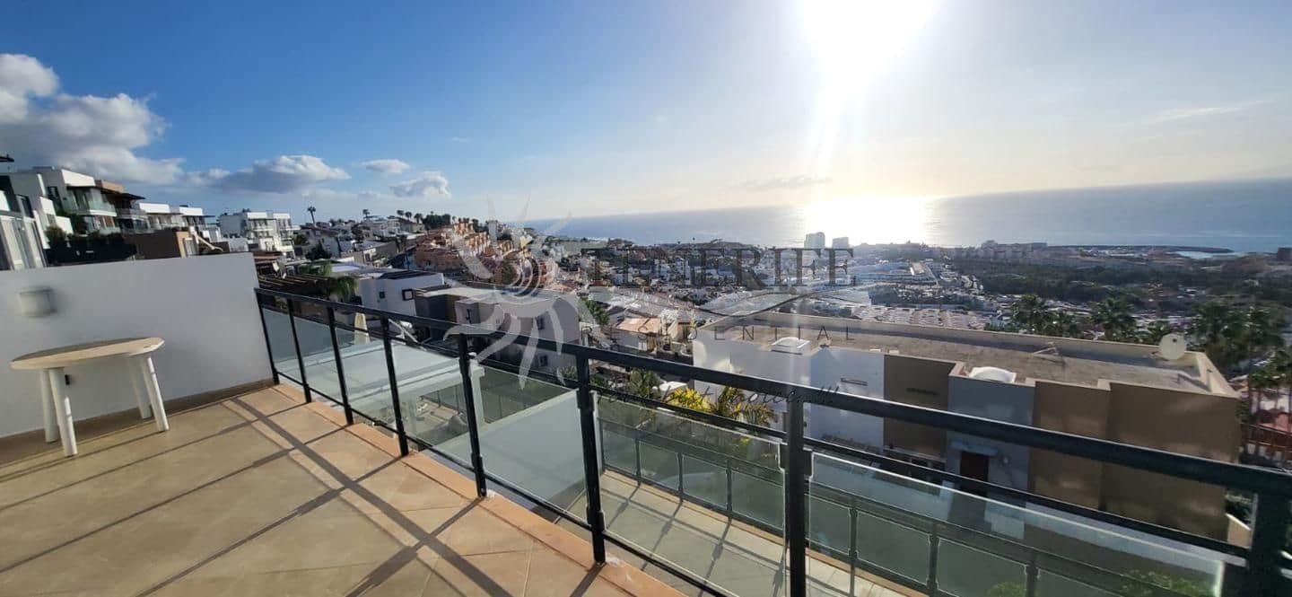 3 slaapkamer Villa te koop in Costa Adeje met zwembad garage - € 850.000 (Ref: 9807228)