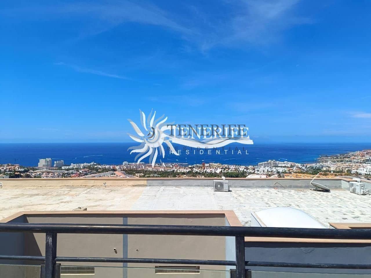 3 slaapkamer Villa te koop in Costa Adeje met zwembad garage - € 850.000 (Ref: 9807228)