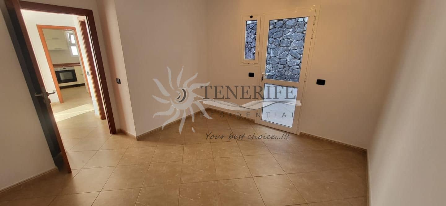 3 slaapkamer Villa te koop in Costa Adeje met zwembad garage - € 850.000 (Ref: 9807228)