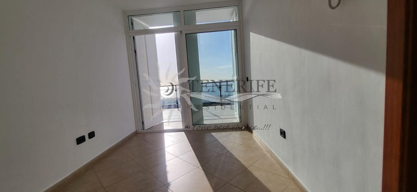 3 slaapkamer Villa te koop in Costa Adeje met zwembad garage - € 850.000 (Ref: 9807228)