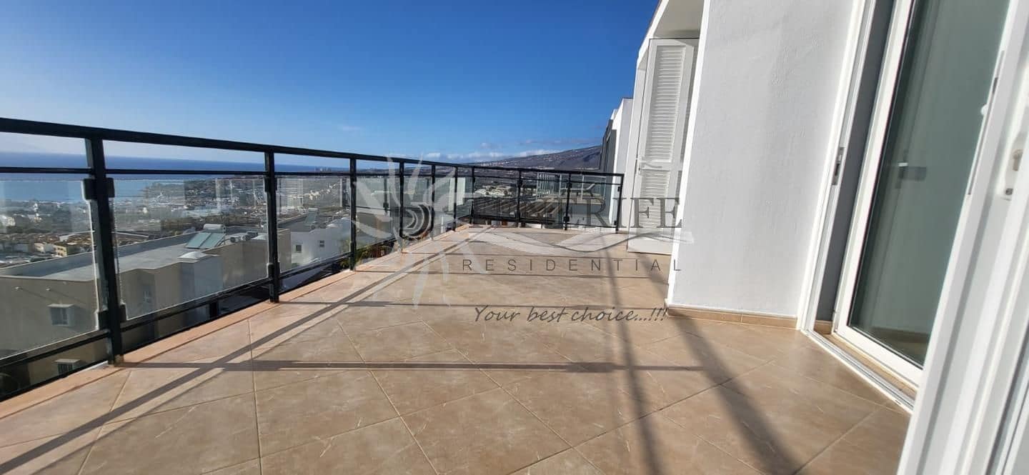 3 slaapkamer Villa te koop in Costa Adeje met zwembad garage - € 850.000 (Ref: 9807228)