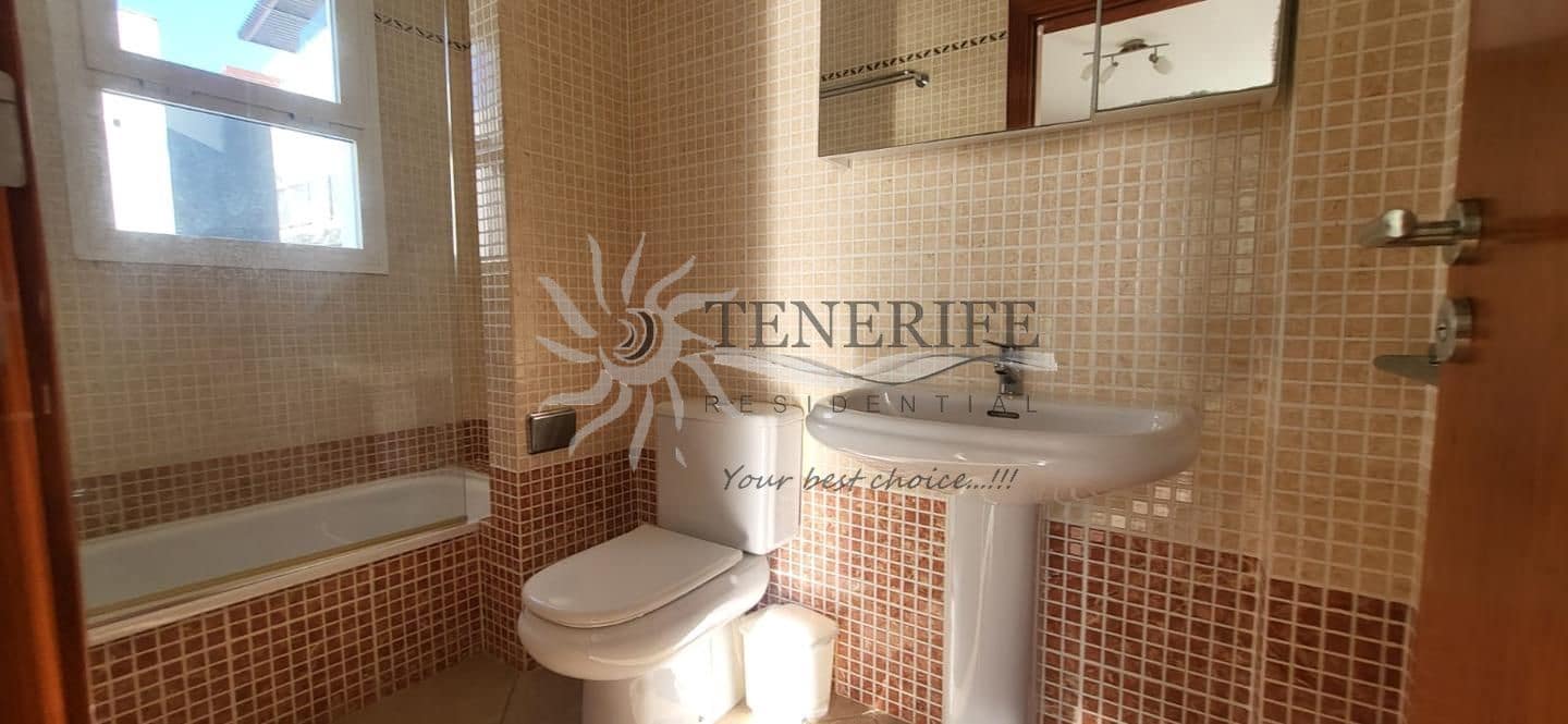 3 slaapkamer Villa te koop in Costa Adeje met zwembad garage - € 850.000 (Ref: 9807228)