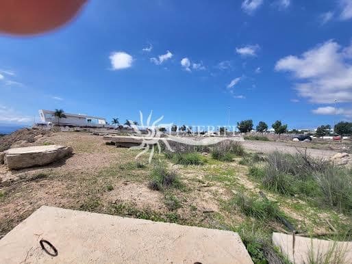 Rakentamaton maa myytävänä paikassa Adeje - 2 000 000 € (Ref: 9807229)