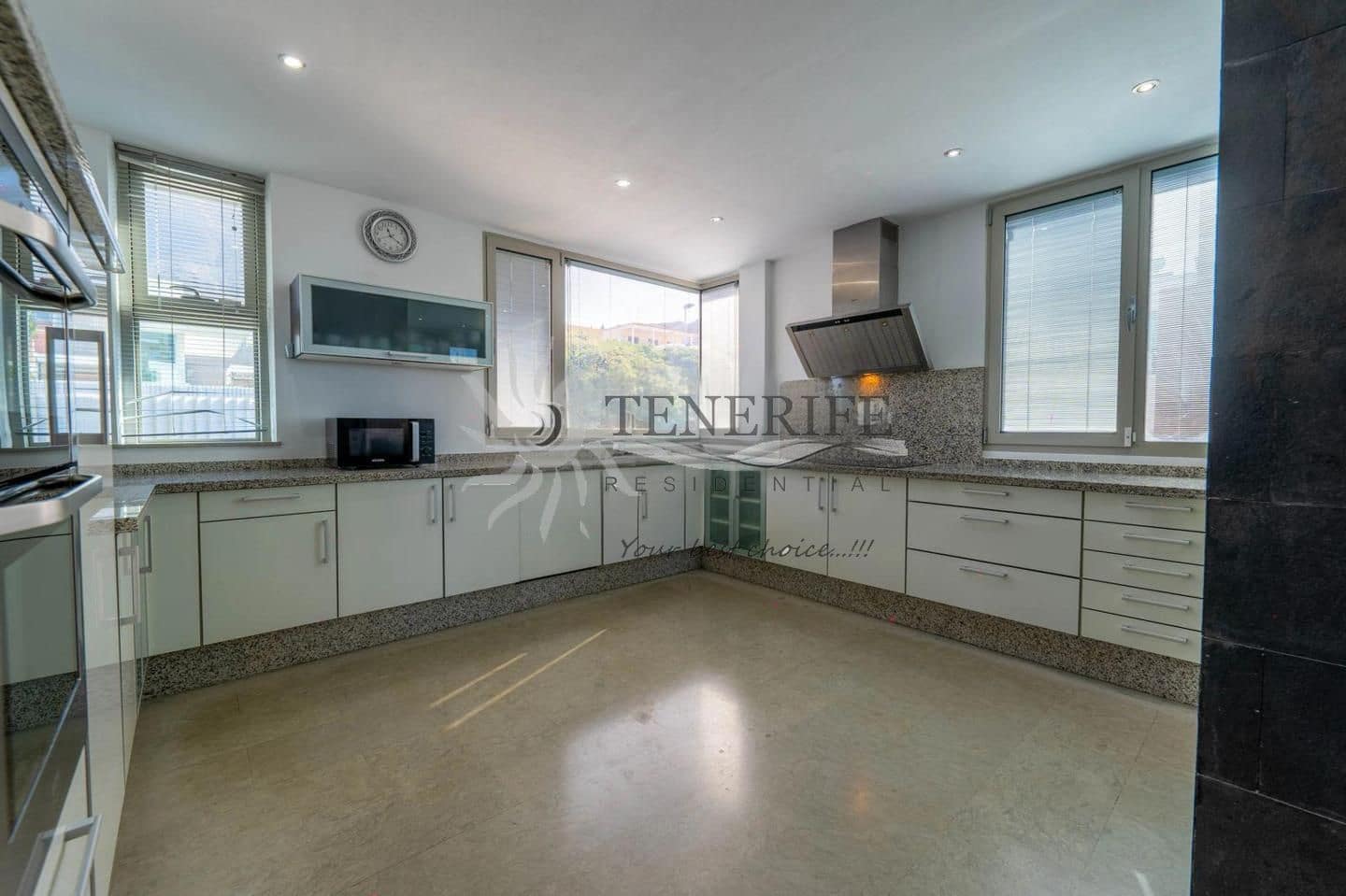 5 Zimmer Villa zu verkaufen in Costa Adeje mit Pool Garage - 2.800.000 € (Ref: 9807230)