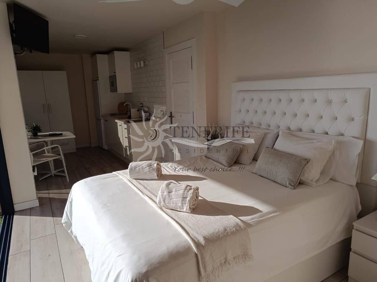 3 bedroom Flat for sale in Los Gigantes with garage - € 525,000 (Ref: 9807232)