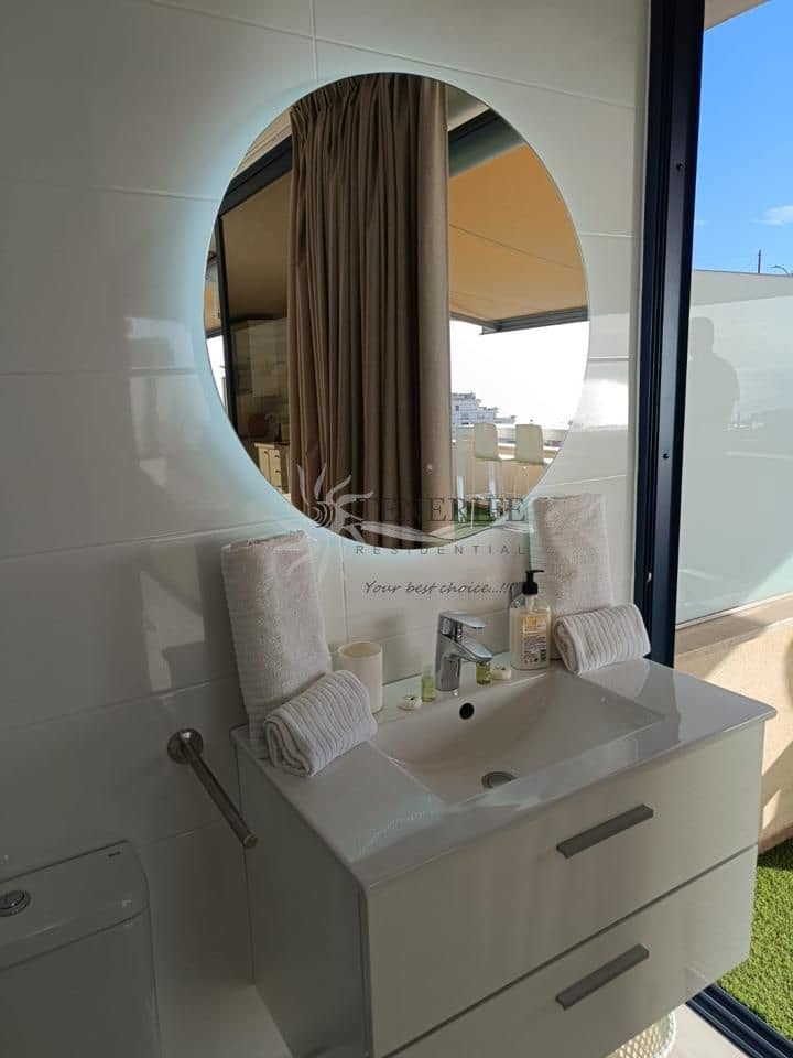 3 bedroom Flat for sale in Los Gigantes with garage - € 525,000 (Ref: 9807232)