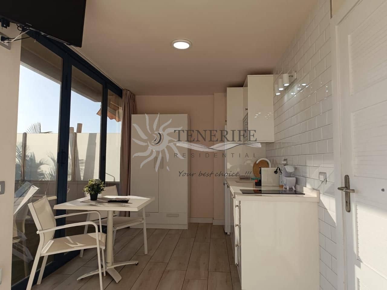 3 bedroom Flat for sale in Los Gigantes with garage - € 525,000 (Ref: 9807232)