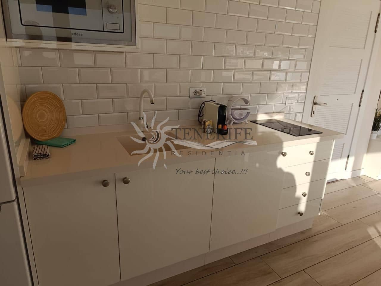 3 bedroom Flat for sale in Los Gigantes with garage - € 525,000 (Ref: 9807232)