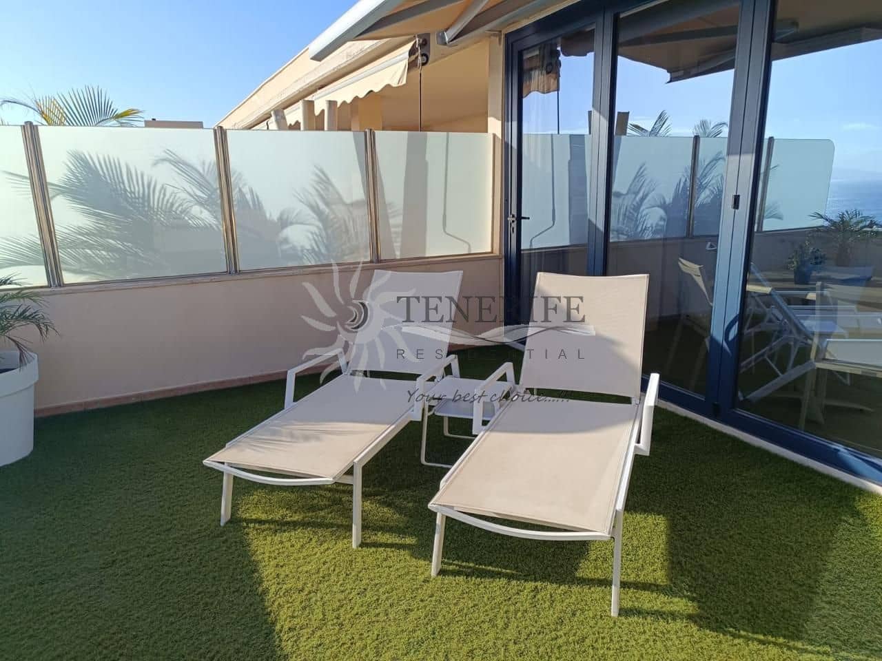 3 bedroom Flat for sale in Los Gigantes with garage - € 525,000 (Ref: 9807232)