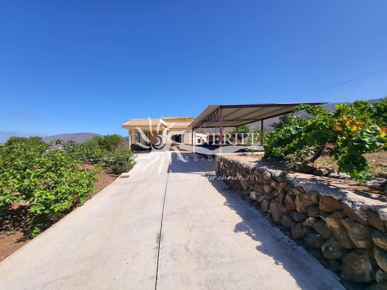 4 Zimmer Villa zu verkaufen in Adeje - 890.000 € (Ref: 9807235)