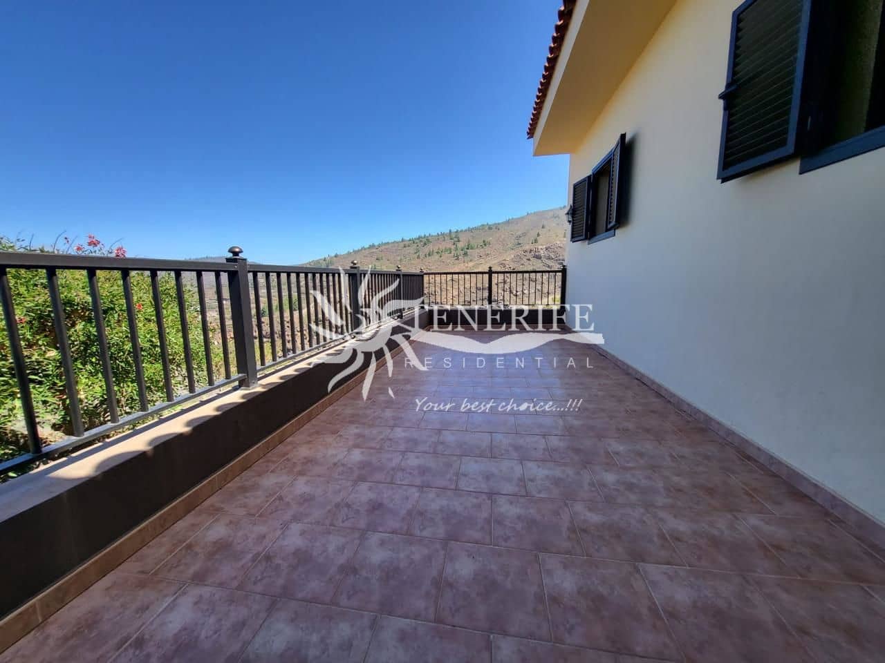 4 Zimmer Villa zu verkaufen in Adeje - 890.000 € (Ref: 9807235)