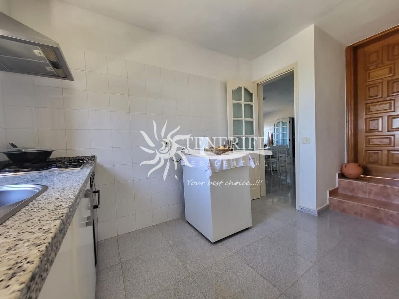 4 Zimmer Villa zu verkaufen in Adeje - 890.000 € (Ref: 9807235)