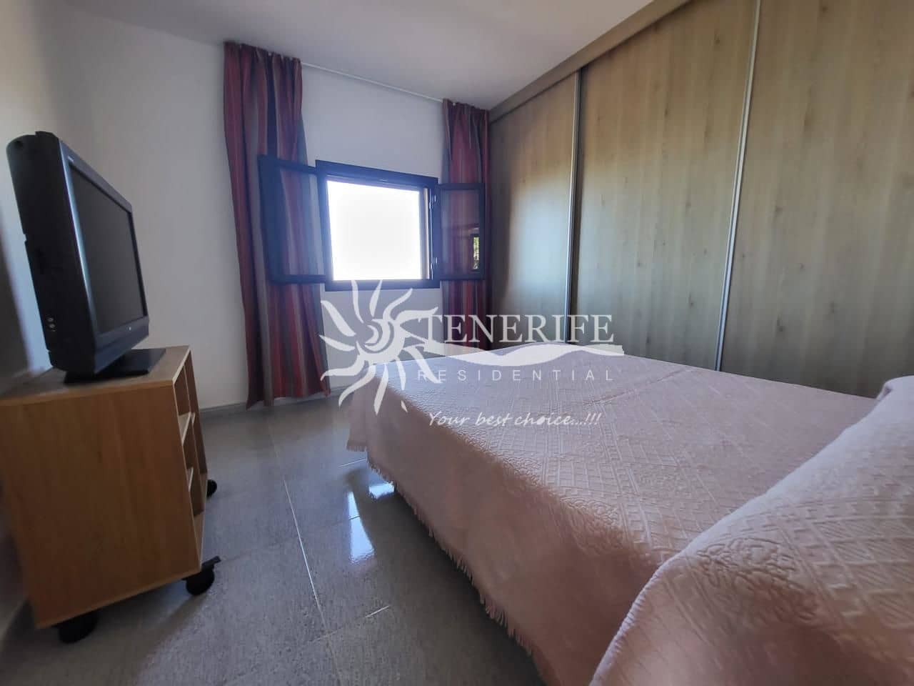 4 Zimmer Villa zu verkaufen in Adeje - 890.000 € (Ref: 9807235)