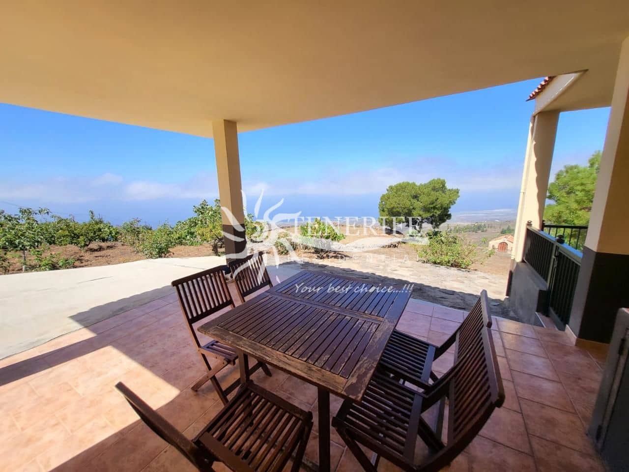 4 Zimmer Villa zu verkaufen in Adeje - 890.000 € (Ref: 9807235)