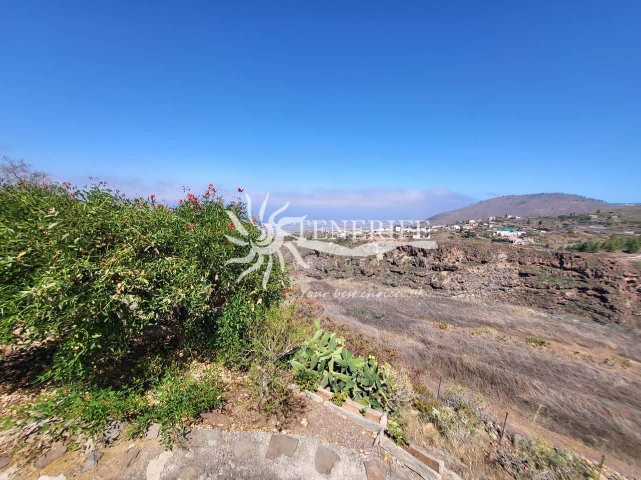 4 Zimmer Villa zu verkaufen in Adeje - 890.000 € (Ref: 9807235)