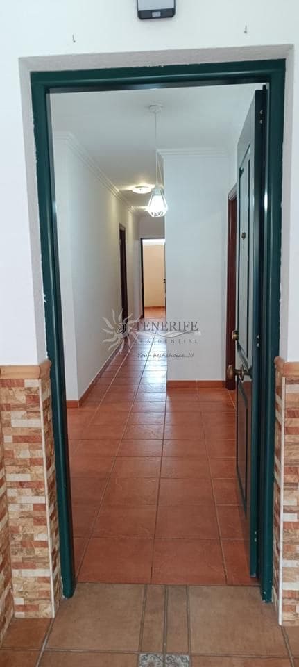 3 slaapkamer Villa te koop in Adeje met garage - € 368.000 (Ref: 9844579)