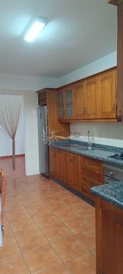 3 slaapkamer Villa te koop in Adeje met garage - € 368.000 (Ref: 9844579)