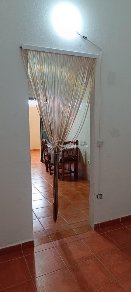 3 slaapkamer Villa te koop in Adeje met garage - € 368.000 (Ref: 9844579)