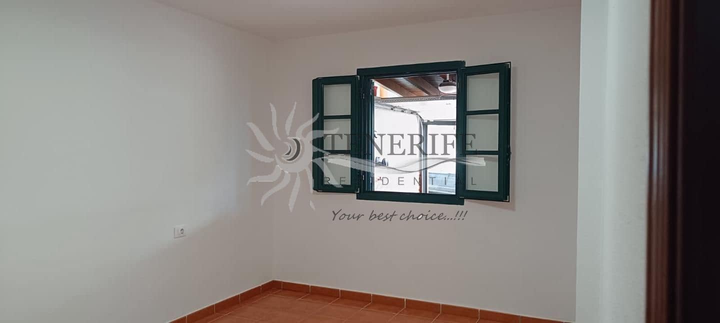 3 slaapkamer Villa te koop in Adeje met garage - € 368.000 (Ref: 9844579)